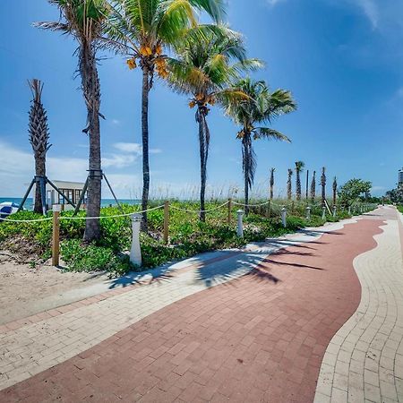 Castle Beach Suites By Vacation Media ไมอามีบีช ภายนอก รูปภาพ