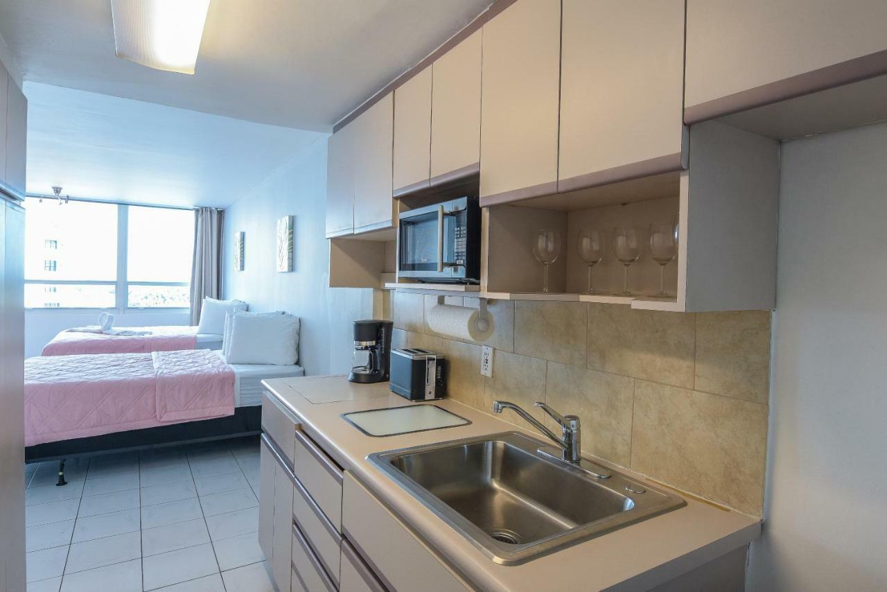 Castle Beach Suites By Vacation Media ไมอามีบีช ภายนอก รูปภาพ