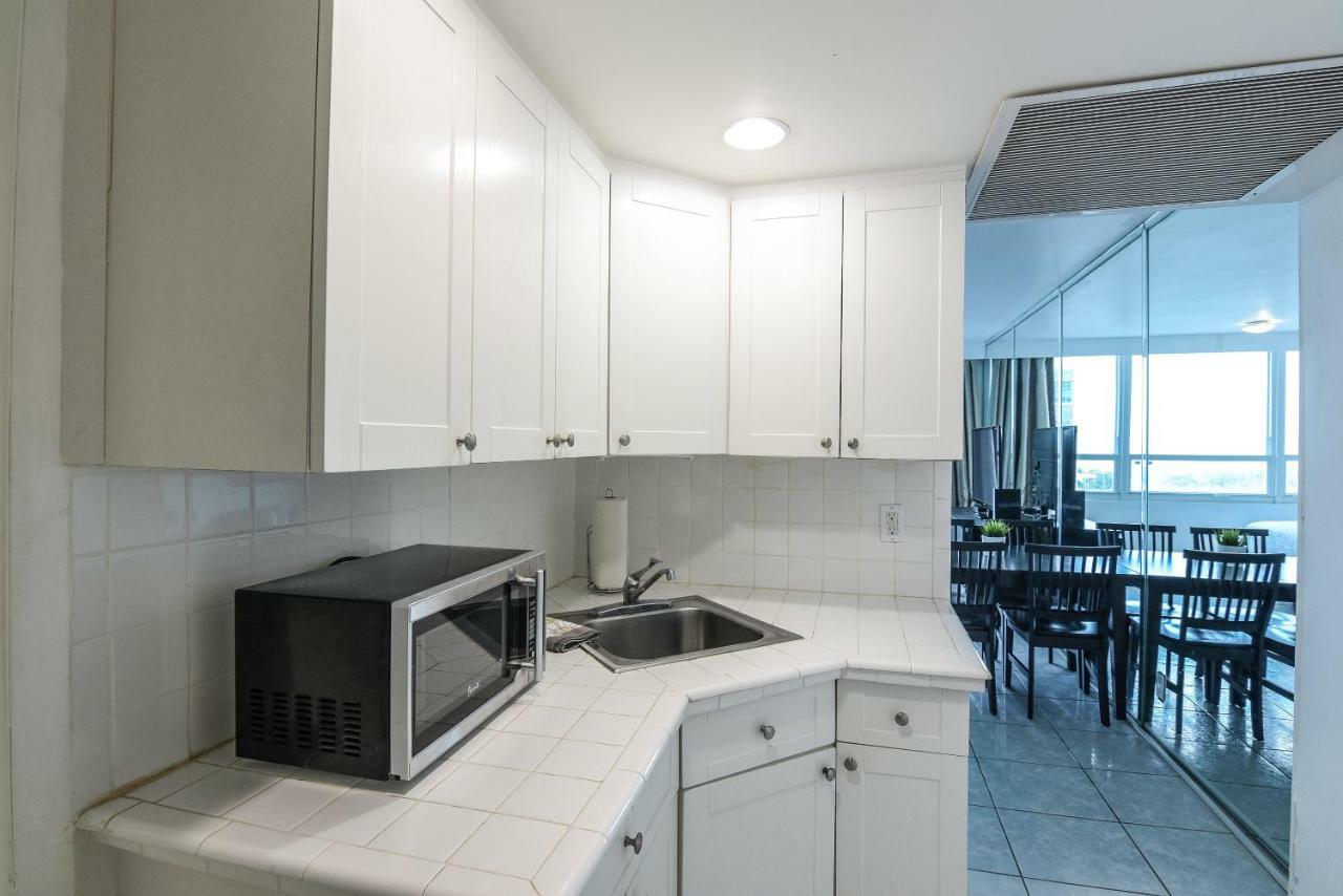 Castle Beach Suites By Vacation Media ไมอามีบีช ภายนอก รูปภาพ