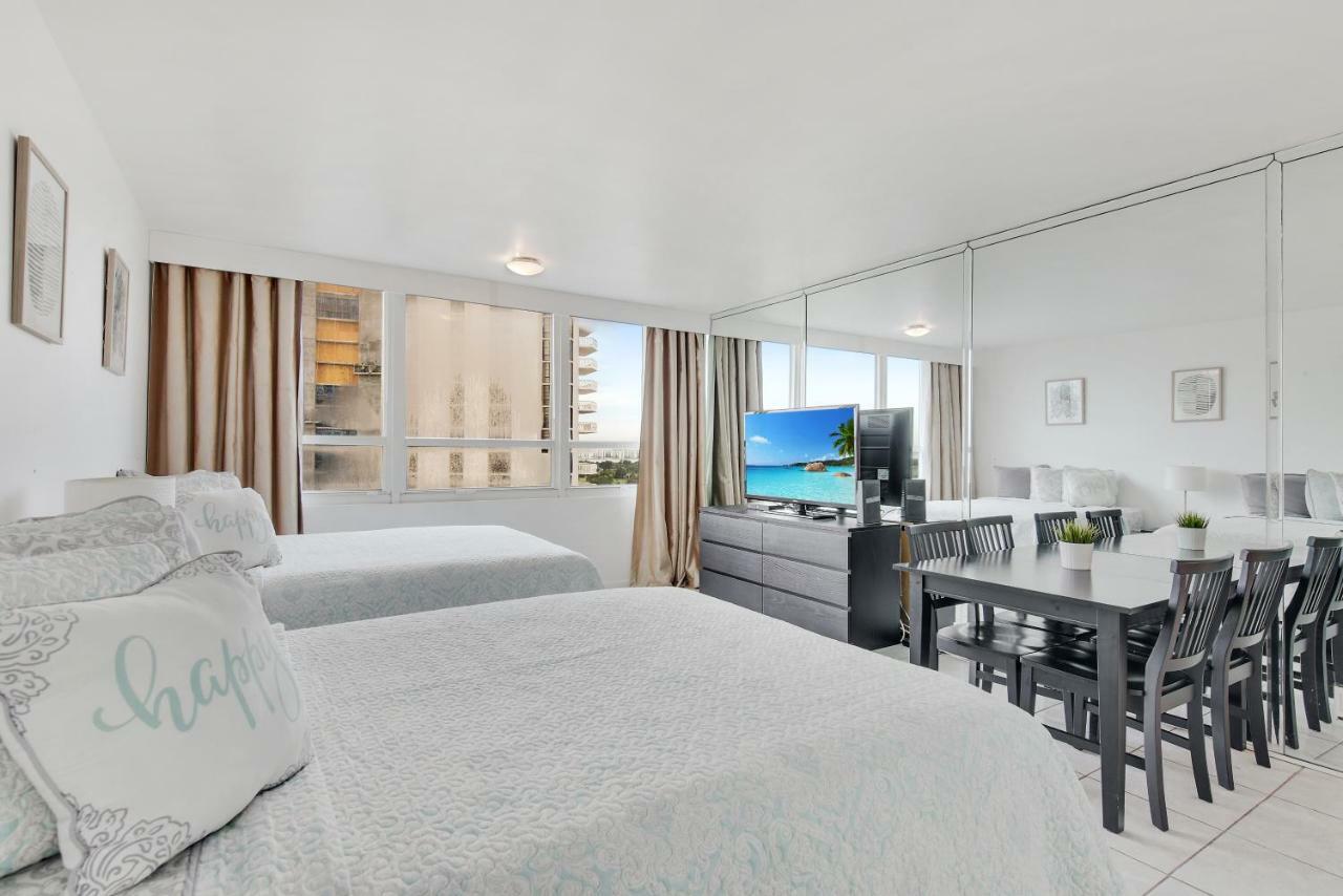 Castle Beach Suites By Vacation Media ไมอามีบีช ภายนอก รูปภาพ
