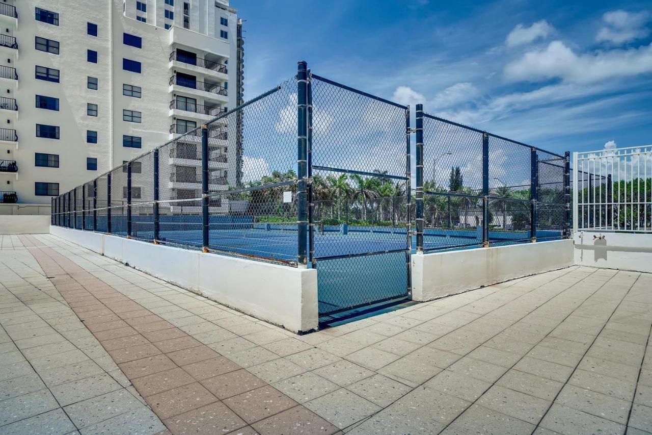 Castle Beach Suites By Vacation Media ไมอามีบีช ภายนอก รูปภาพ